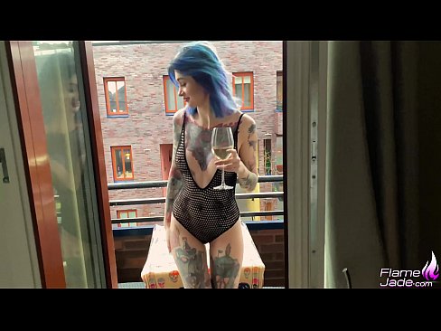 ❤️ Sjajna djevojka sisa gutljajem i strastveno jebe pod otvorenim nebom ❌ Porno kod nas bs.vlad-massage-salon.ru ❌️❤
